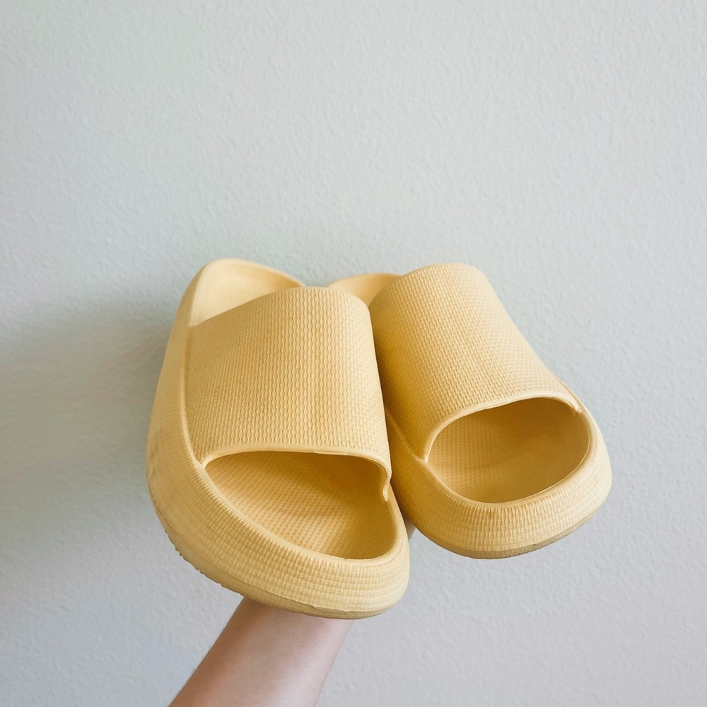 Yellow Cloud Cushion Slippers